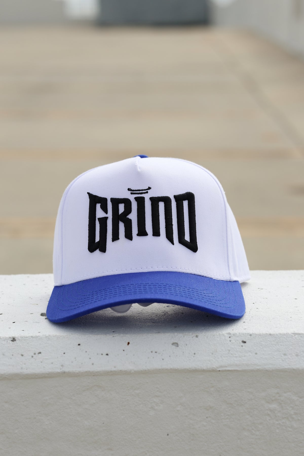 GRIND White/Royal Blue