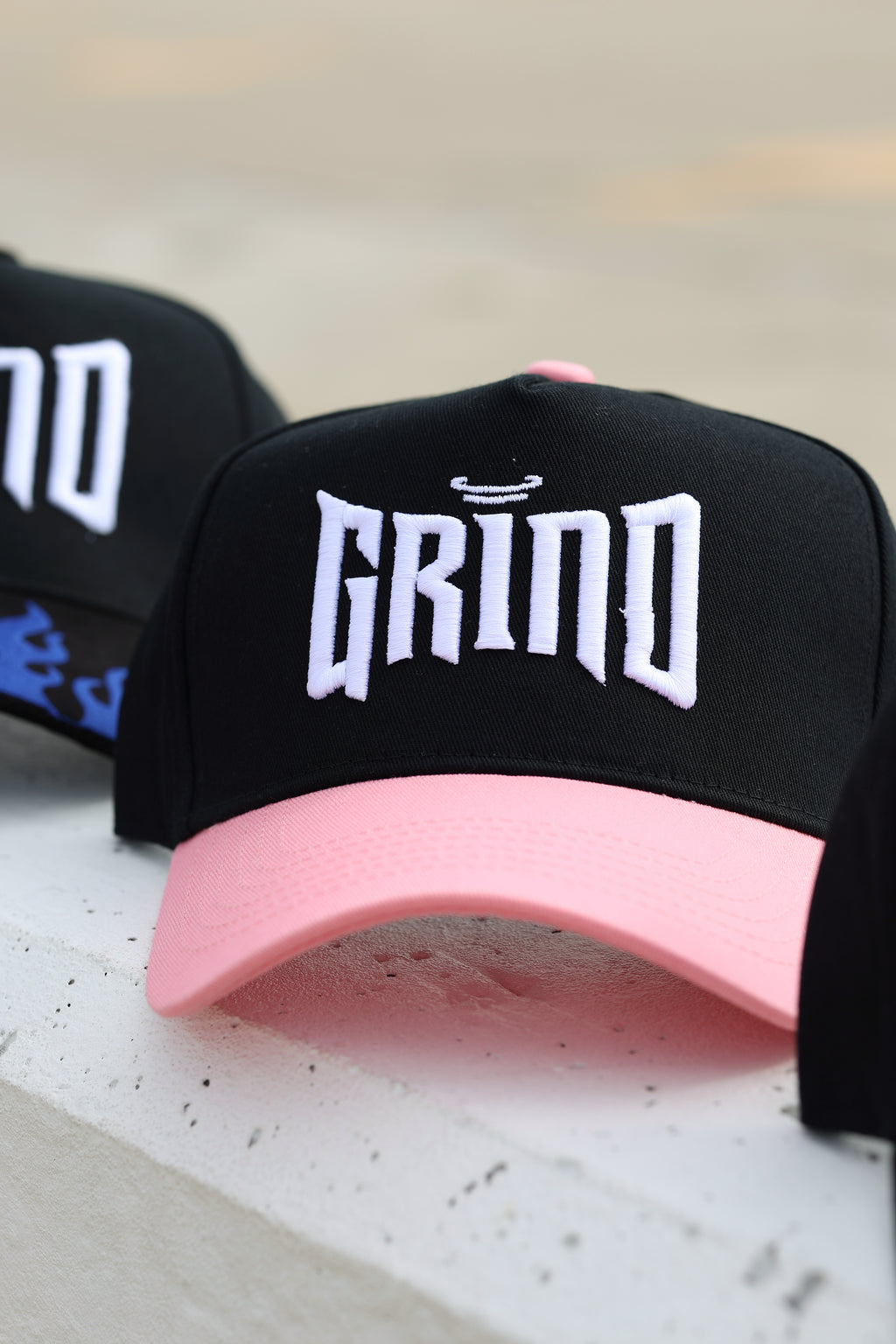 GRIND Black/Pink